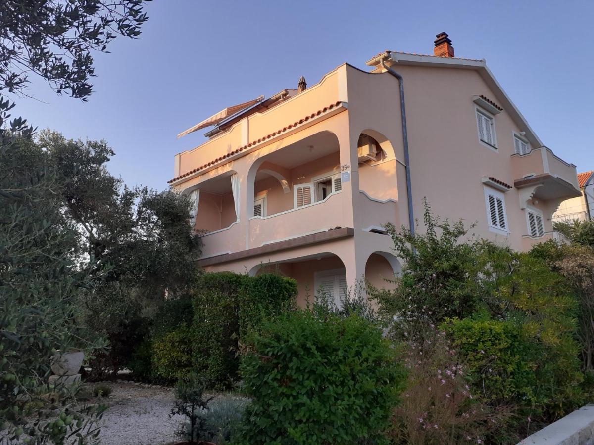 Apartments Marijana Rab Town Zewnętrze zdjęcie