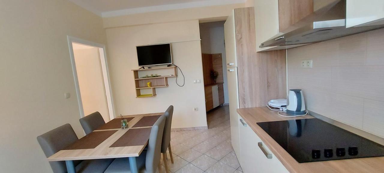 Apartments Marijana Rab Town Zewnętrze zdjęcie