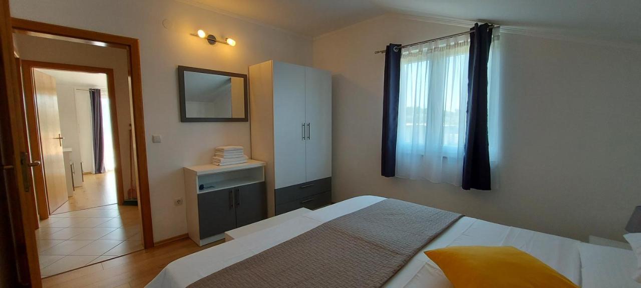 Apartments Marijana Rab Town Zewnętrze zdjęcie