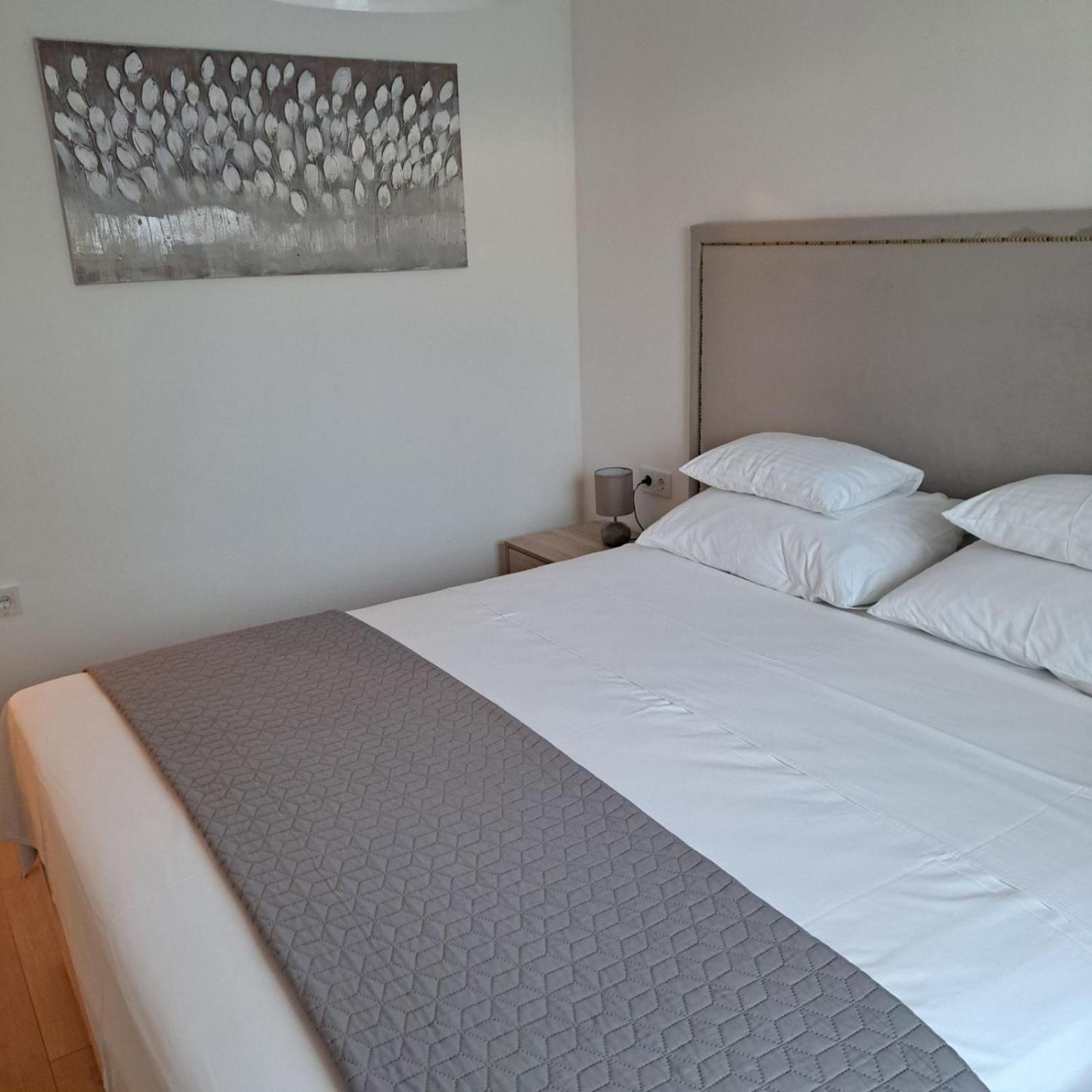 Apartments Marijana Rab Town Zewnętrze zdjęcie